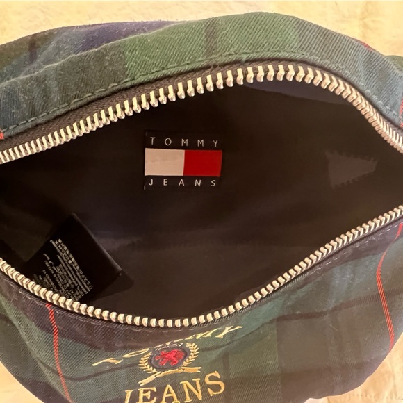 Tommy Jeans 6.0 Limited Capsule fanny pack with crest logo in plaid check - Picture 3 of 3